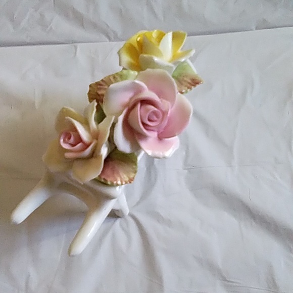 Royale Stratford Handcrafted Porcelain Flower Cart - Picture 1 of 8